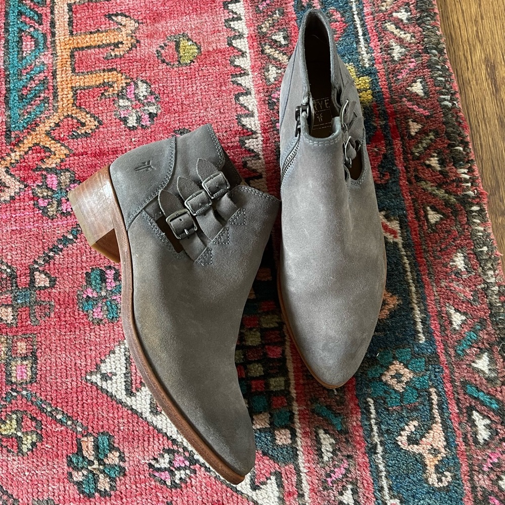 Frye Ray Gray Suede Belted STO Ankle Zipper Bootie Buckles Western